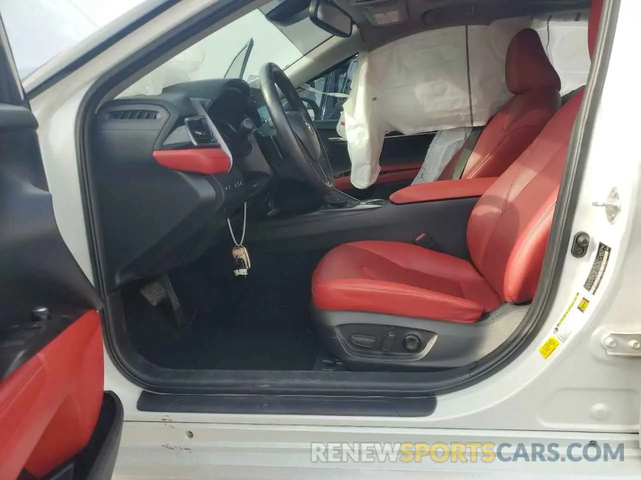 7 Photograph of a damaged car 4T1K61AK0MU484999 TOYOTA CAMRY 2021