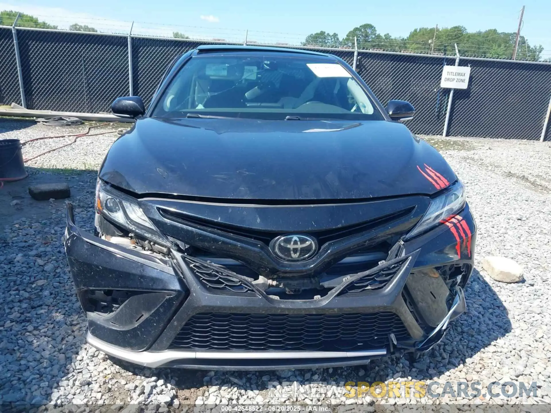 11 Photograph of a damaged car 4T1K61AK0MU491371 TOYOTA CAMRY 2021