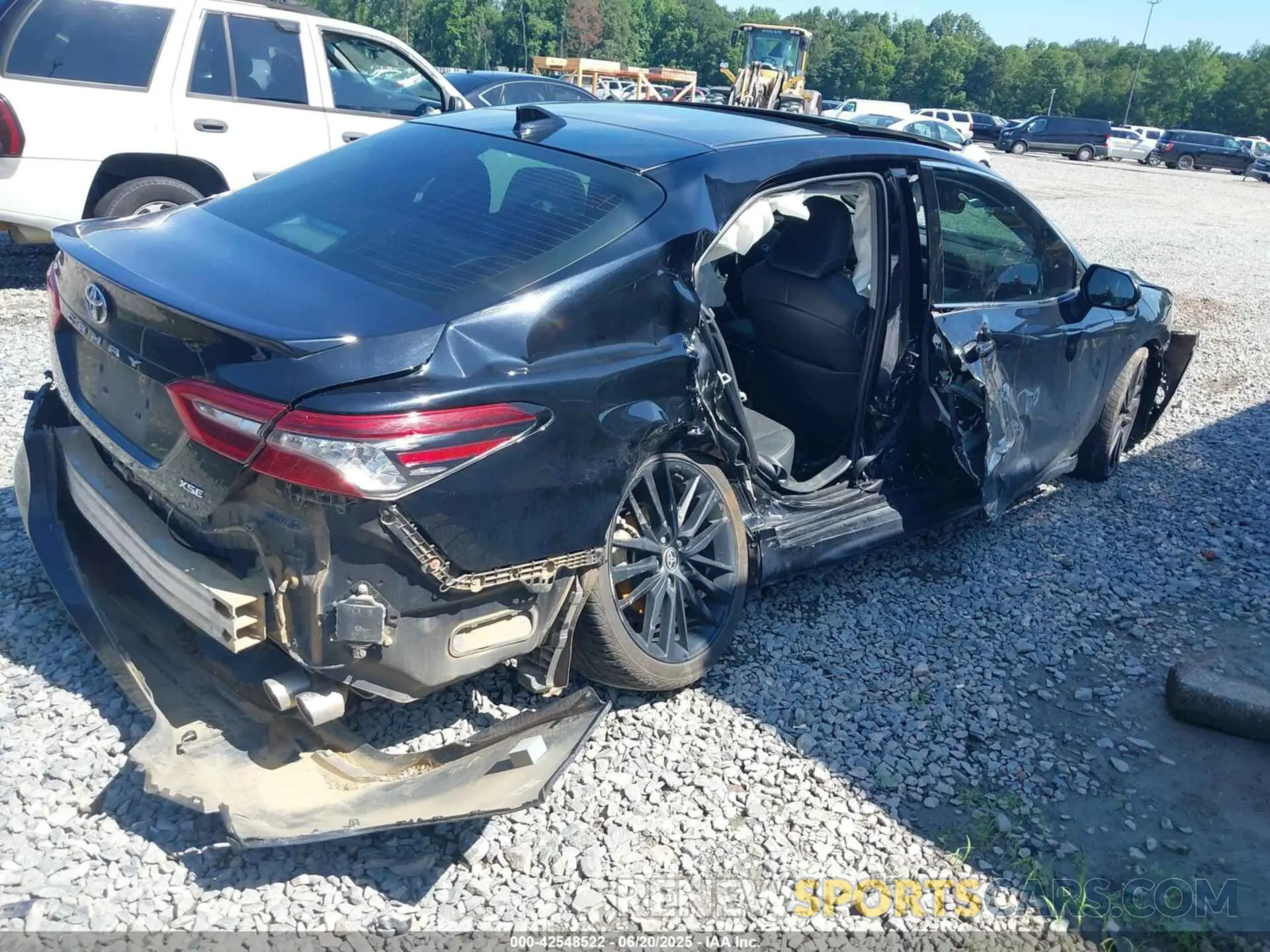 4 Photograph of a damaged car 4T1K61AK0MU491371 TOYOTA CAMRY 2021