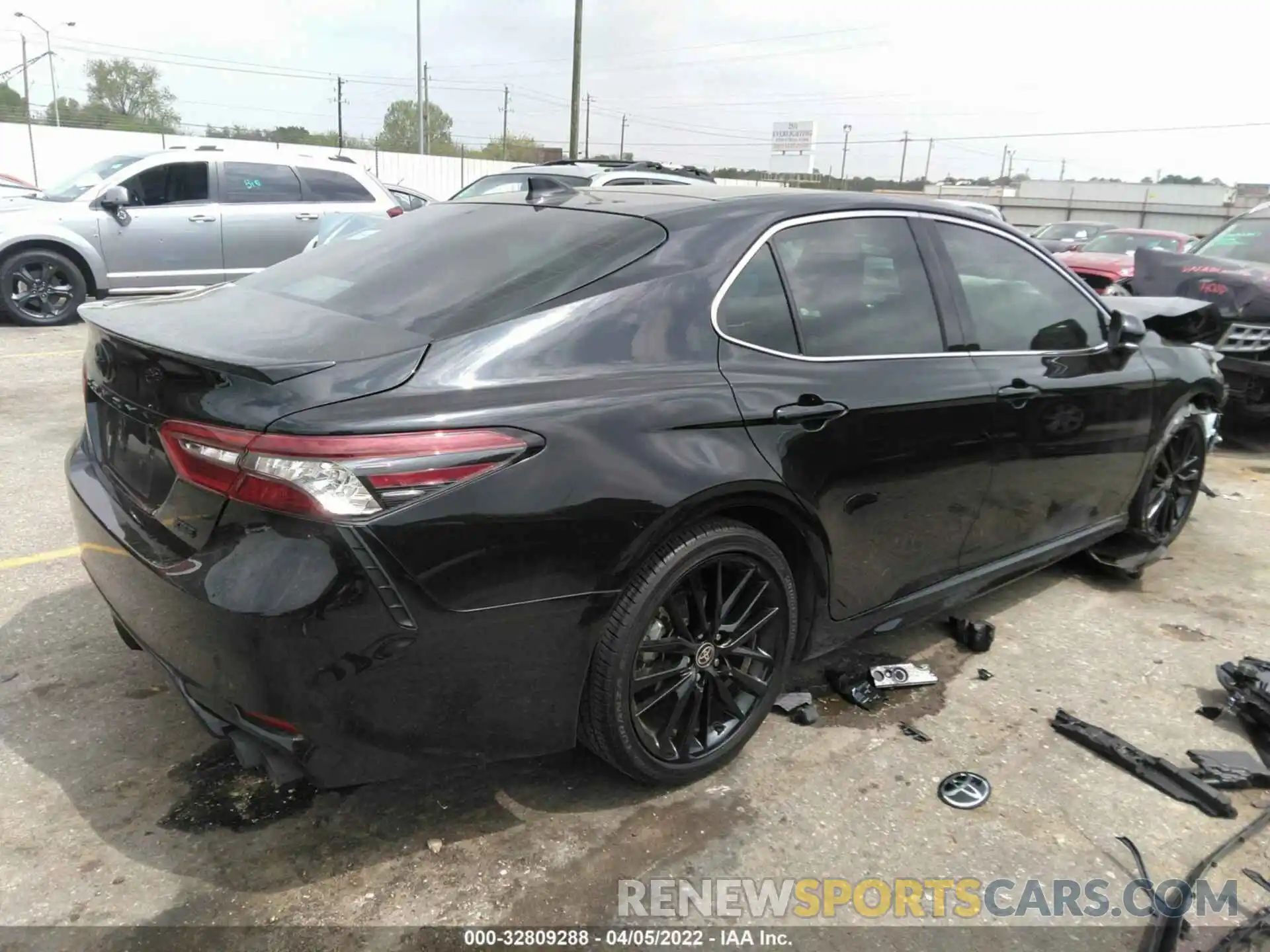 4 Photograph of a damaged car 4T1K61AK0MU528659 TOYOTA CAMRY 2021