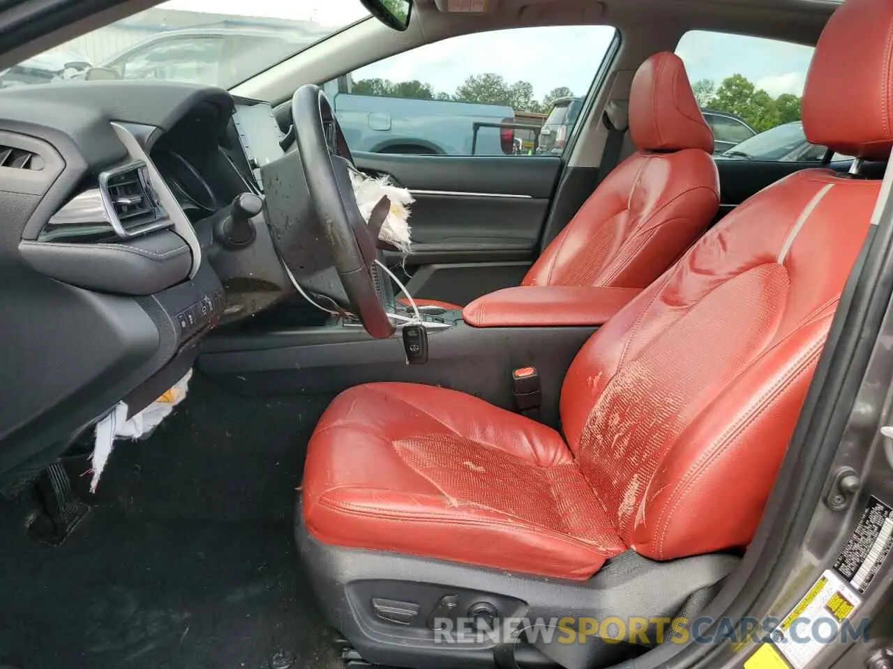 7 Photograph of a damaged car 4T1K61AK0MU572984 TOYOTA CAMRY 2021