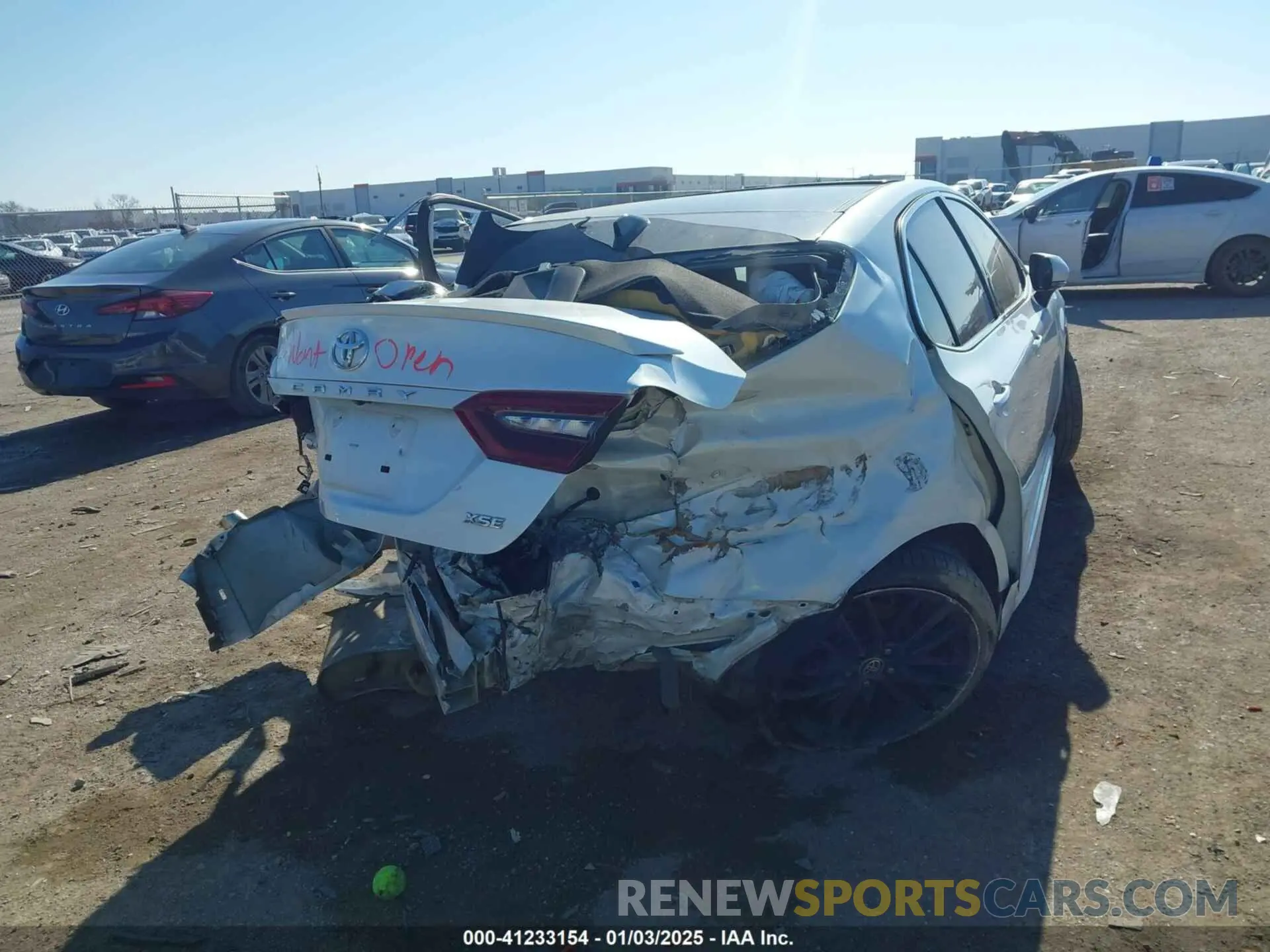 4 Photograph of a damaged car 4T1K61AK0MU584729 TOYOTA CAMRY 2021