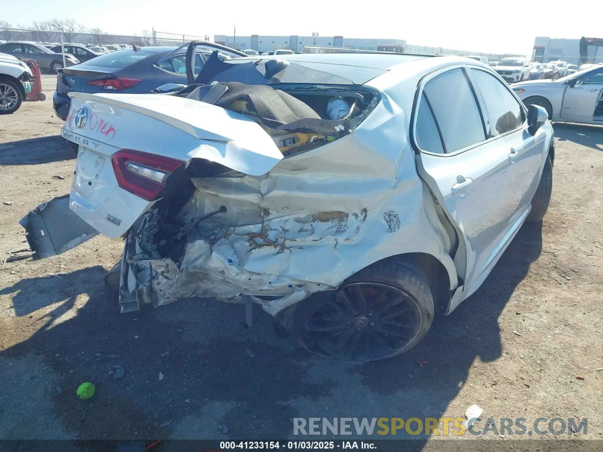 6 Photograph of a damaged car 4T1K61AK0MU584729 TOYOTA CAMRY 2021