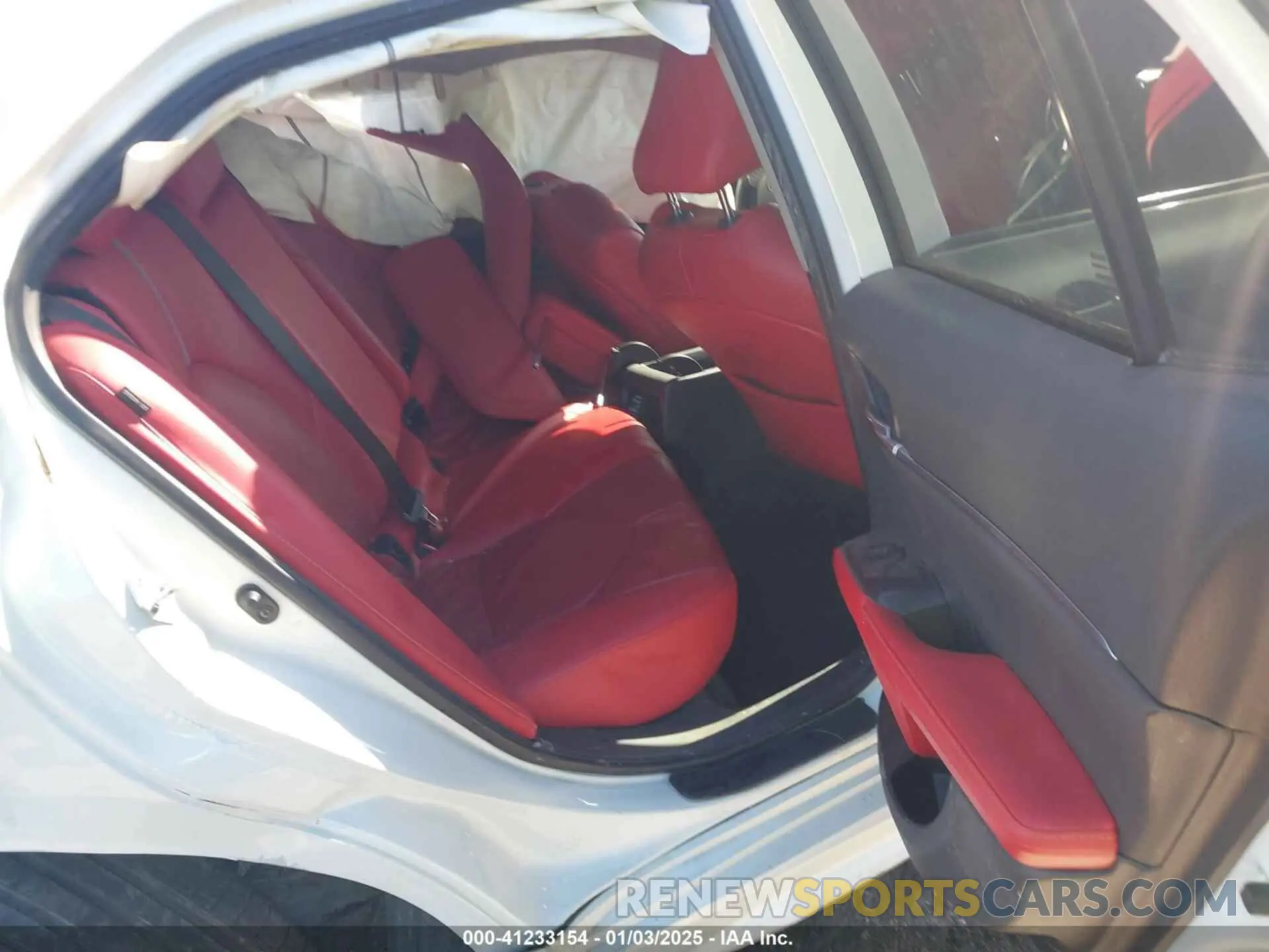 8 Photograph of a damaged car 4T1K61AK0MU584729 TOYOTA CAMRY 2021