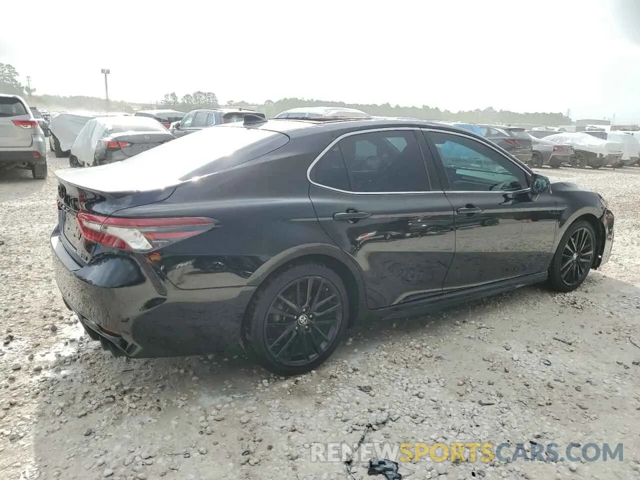 3 Photograph of a damaged car 4T1K61AK0MU586593 TOYOTA CAMRY 2021