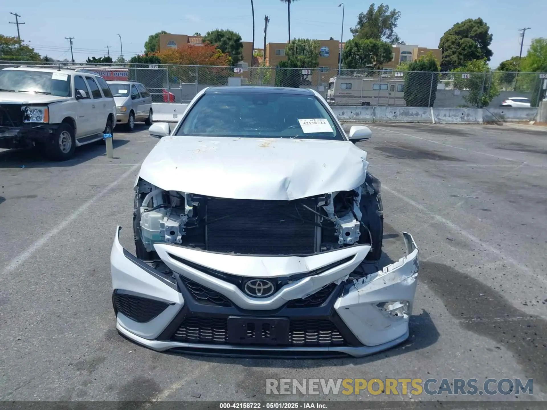 13 Photograph of a damaged car 4T1K61AK0MU588795 TOYOTA CAMRY 2021