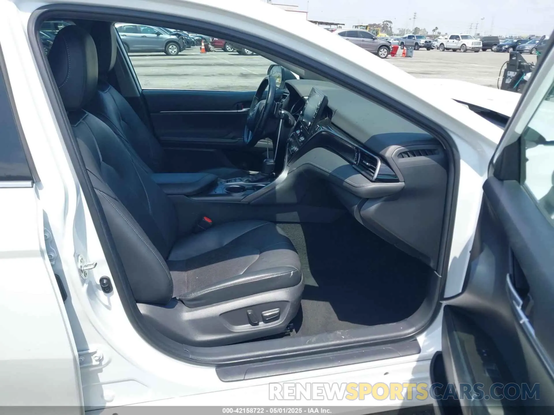 5 Photograph of a damaged car 4T1K61AK0MU588795 TOYOTA CAMRY 2021