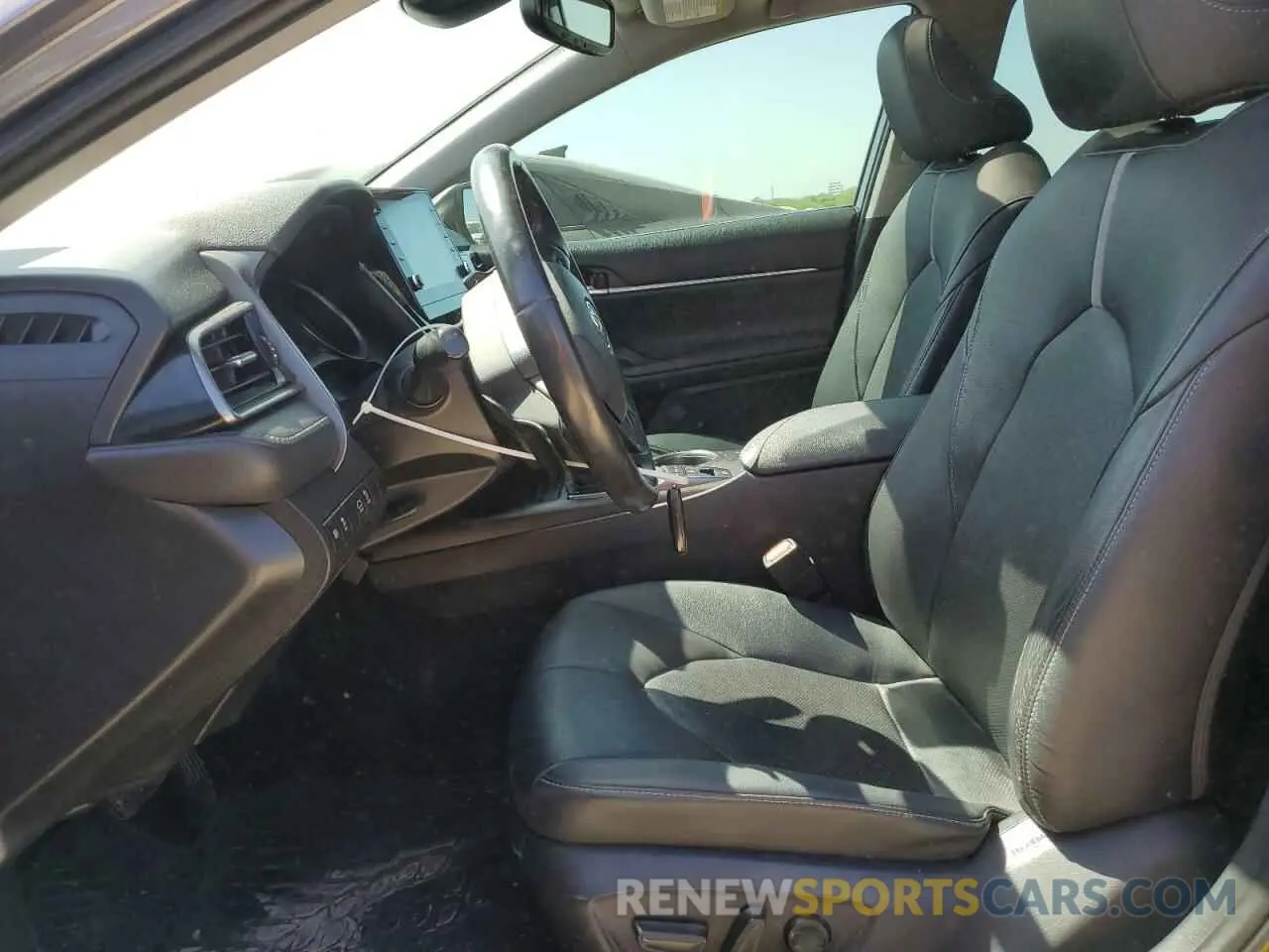 7 Photograph of a damaged car 4T1K61AK0MU610259 TOYOTA CAMRY 2021