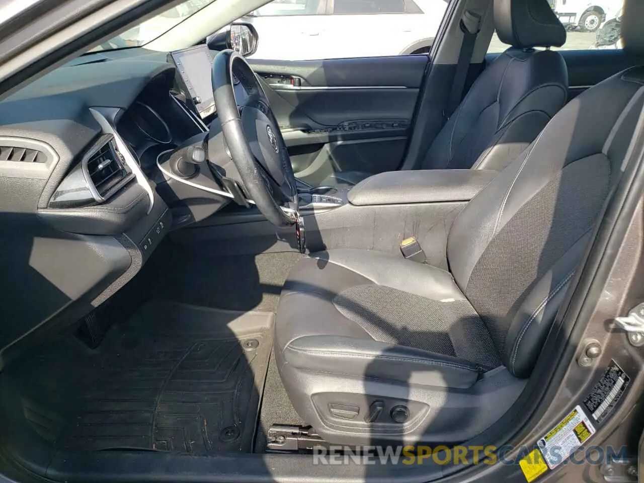 7 Photograph of a damaged car 4T1K61AK0MU611265 TOYOTA CAMRY 2021