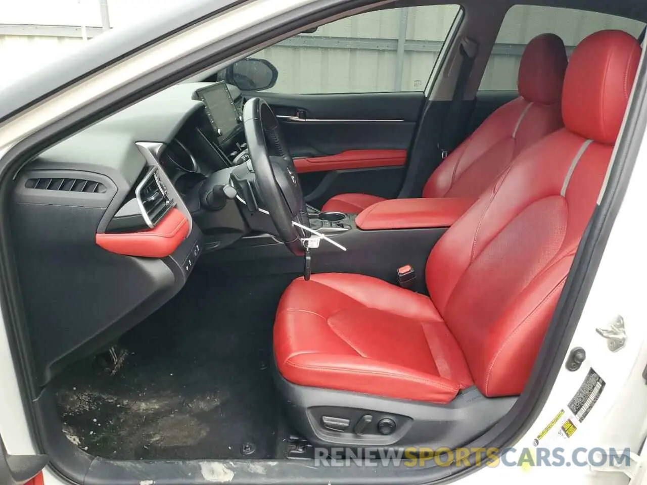 7 Photograph of a damaged car 4T1K61AK1MU406148 TOYOTA CAMRY 2021