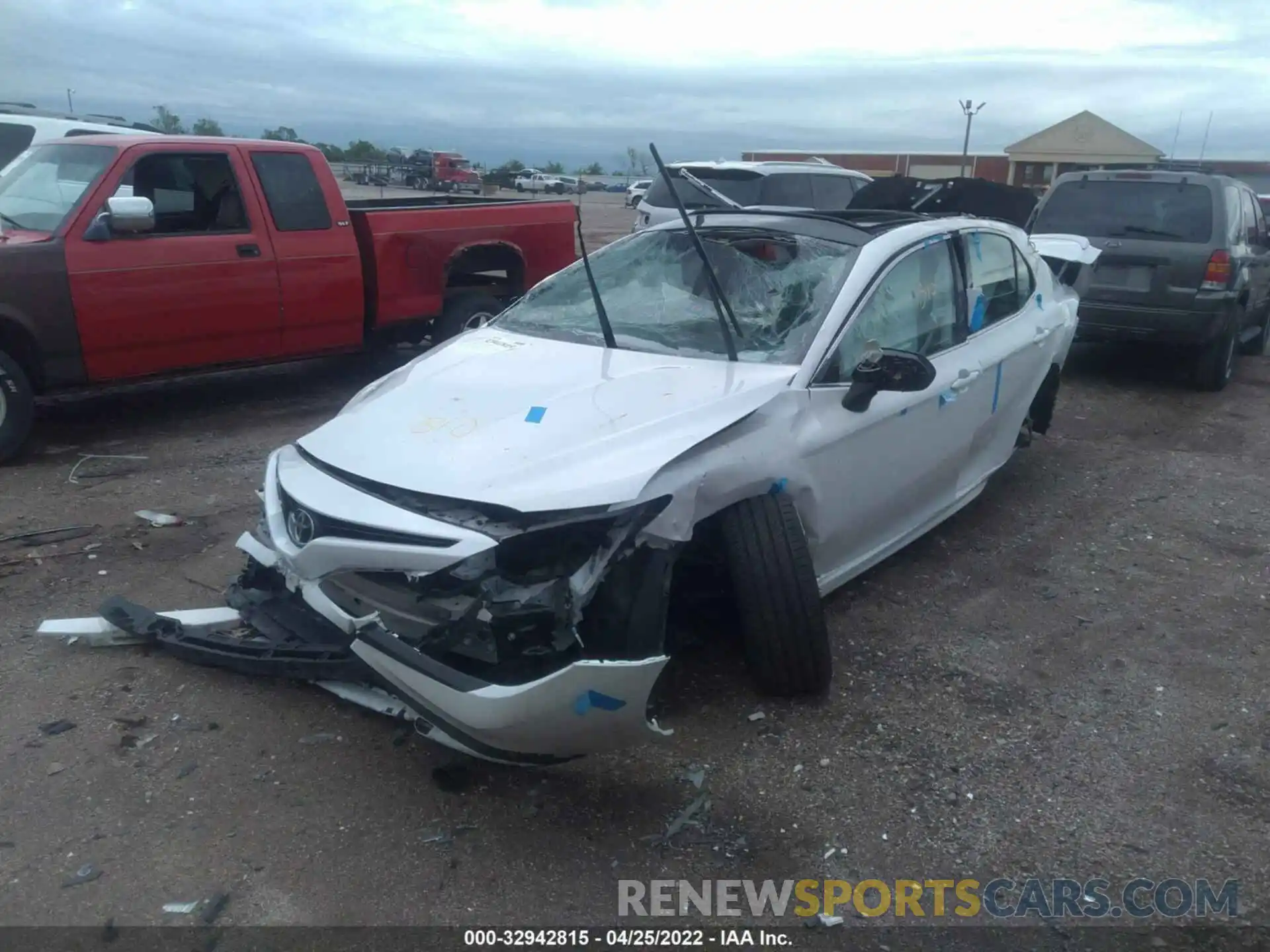 2 Photograph of a damaged car 4T1K61AK1MU411169 TOYOTA CAMRY 2021