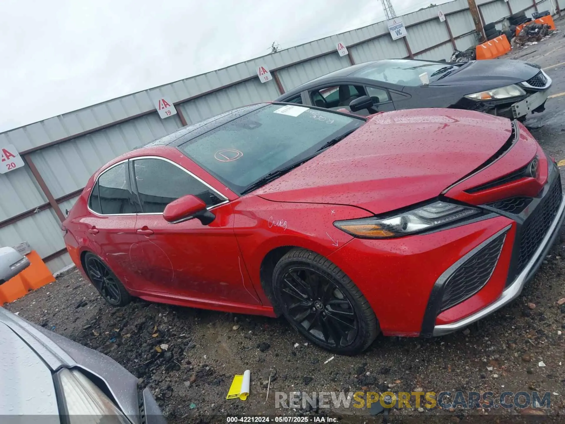 13 Photograph of a damaged car 4T1K61AK1MU426769 TOYOTA CAMRY 2021