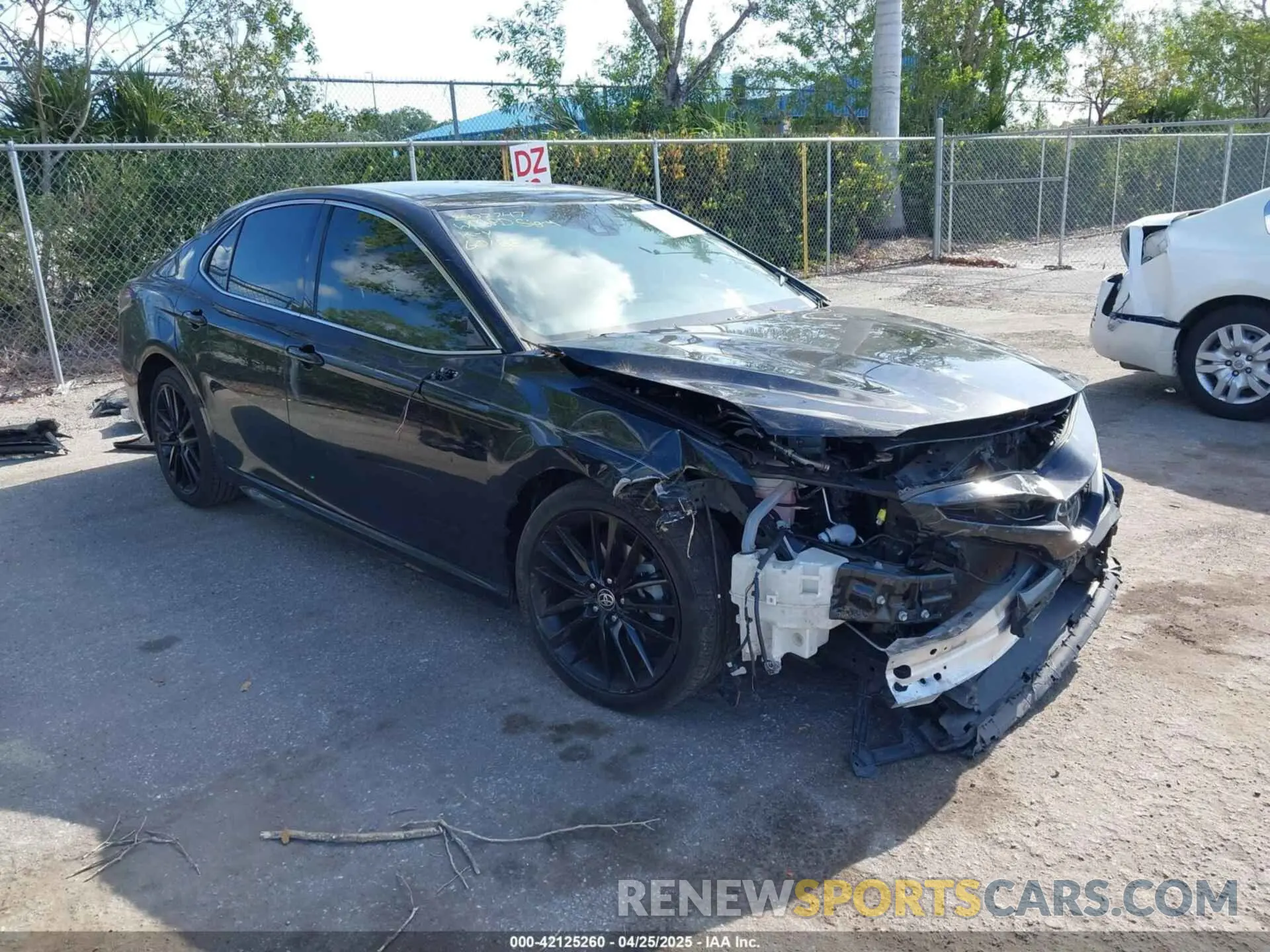 1 Photograph of a damaged car 4T1K61AK1MU454118 TOYOTA CAMRY 2021