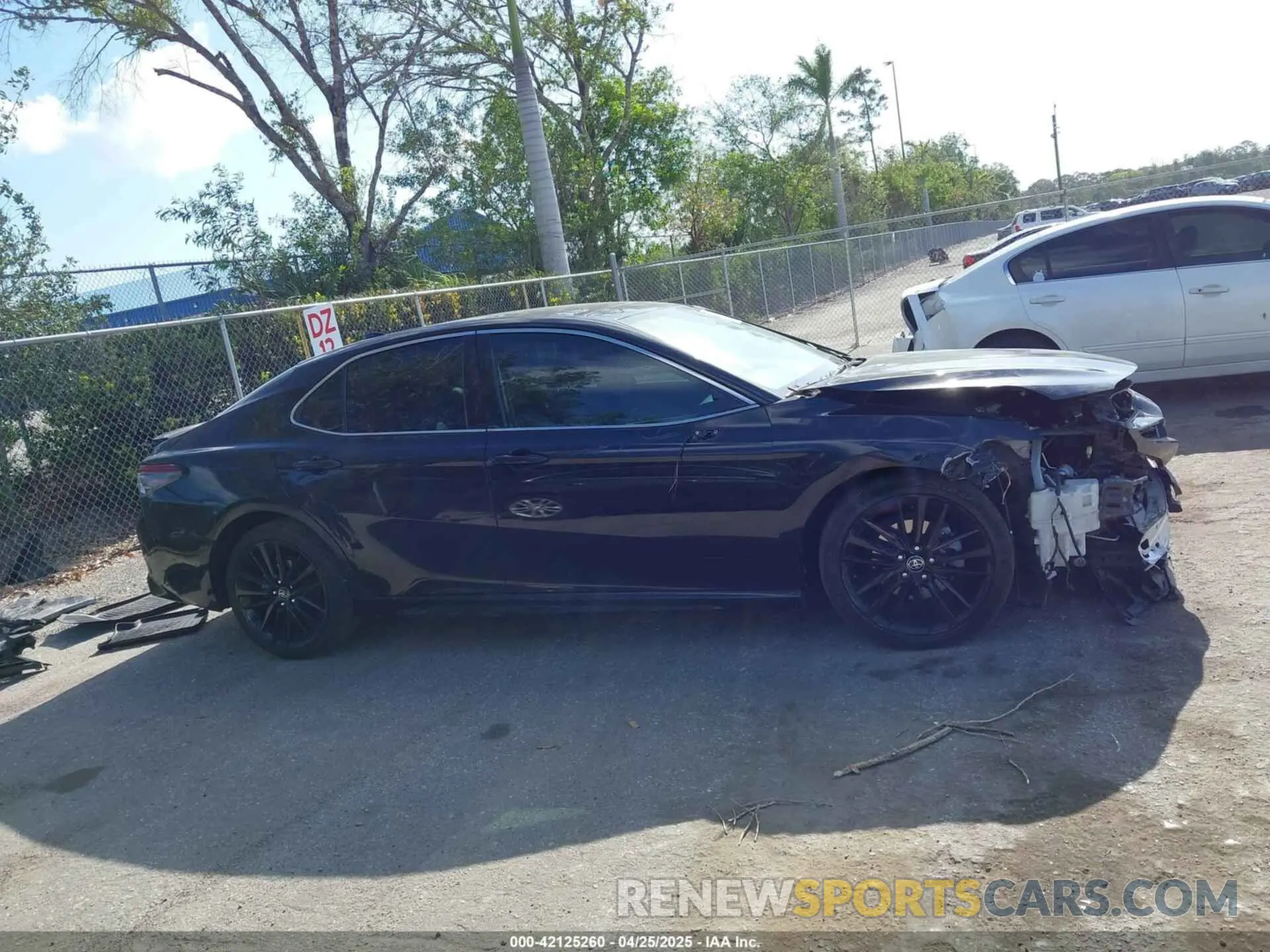13 Photograph of a damaged car 4T1K61AK1MU454118 TOYOTA CAMRY 2021