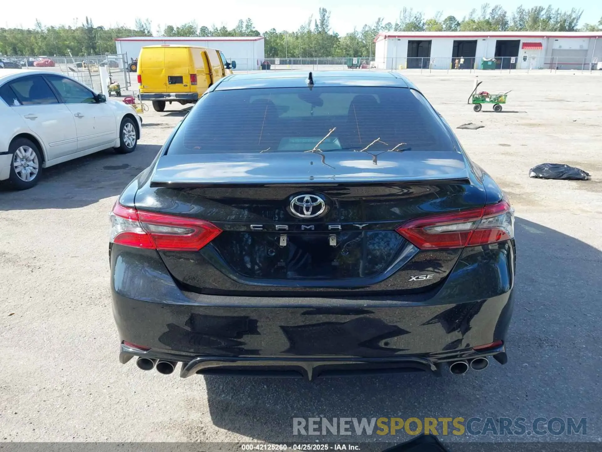 16 Photograph of a damaged car 4T1K61AK1MU454118 TOYOTA CAMRY 2021
