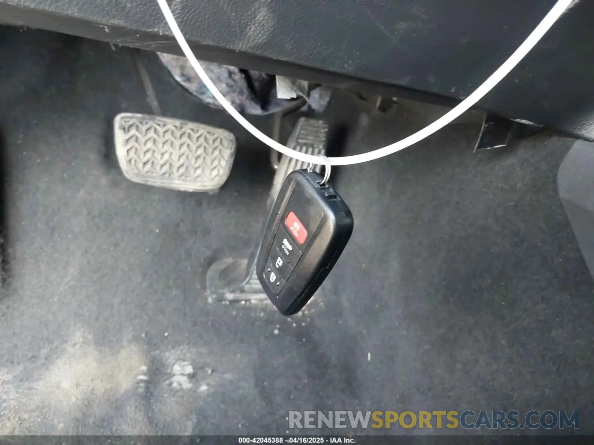 11 Photograph of a damaged car 4T1K61AK1MU460047 TOYOTA CAMRY 2021