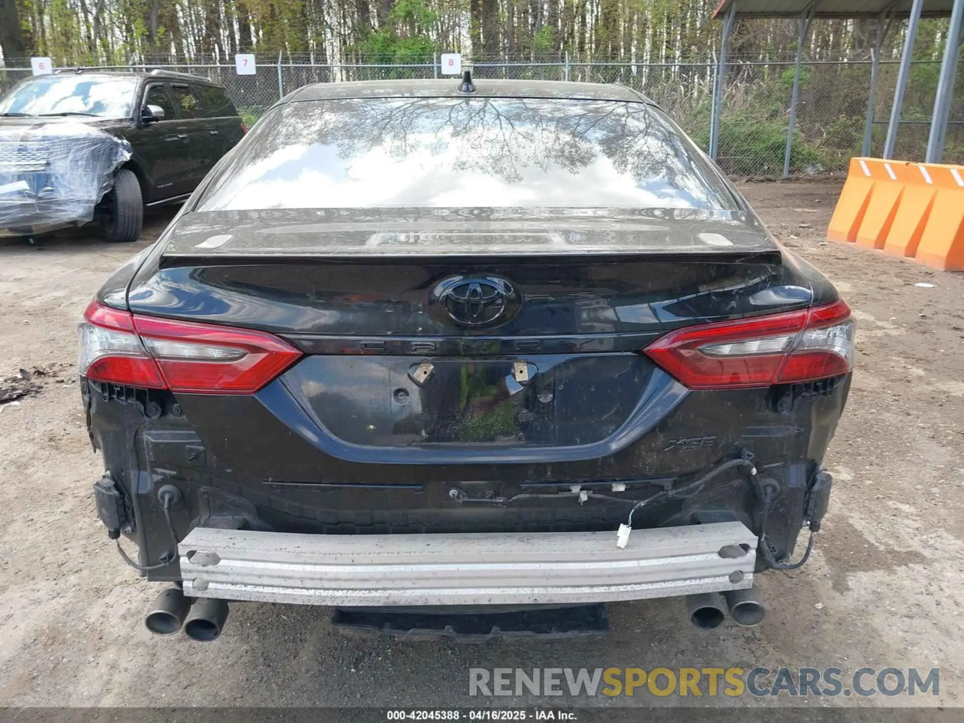 16 Photograph of a damaged car 4T1K61AK1MU460047 TOYOTA CAMRY 2021
