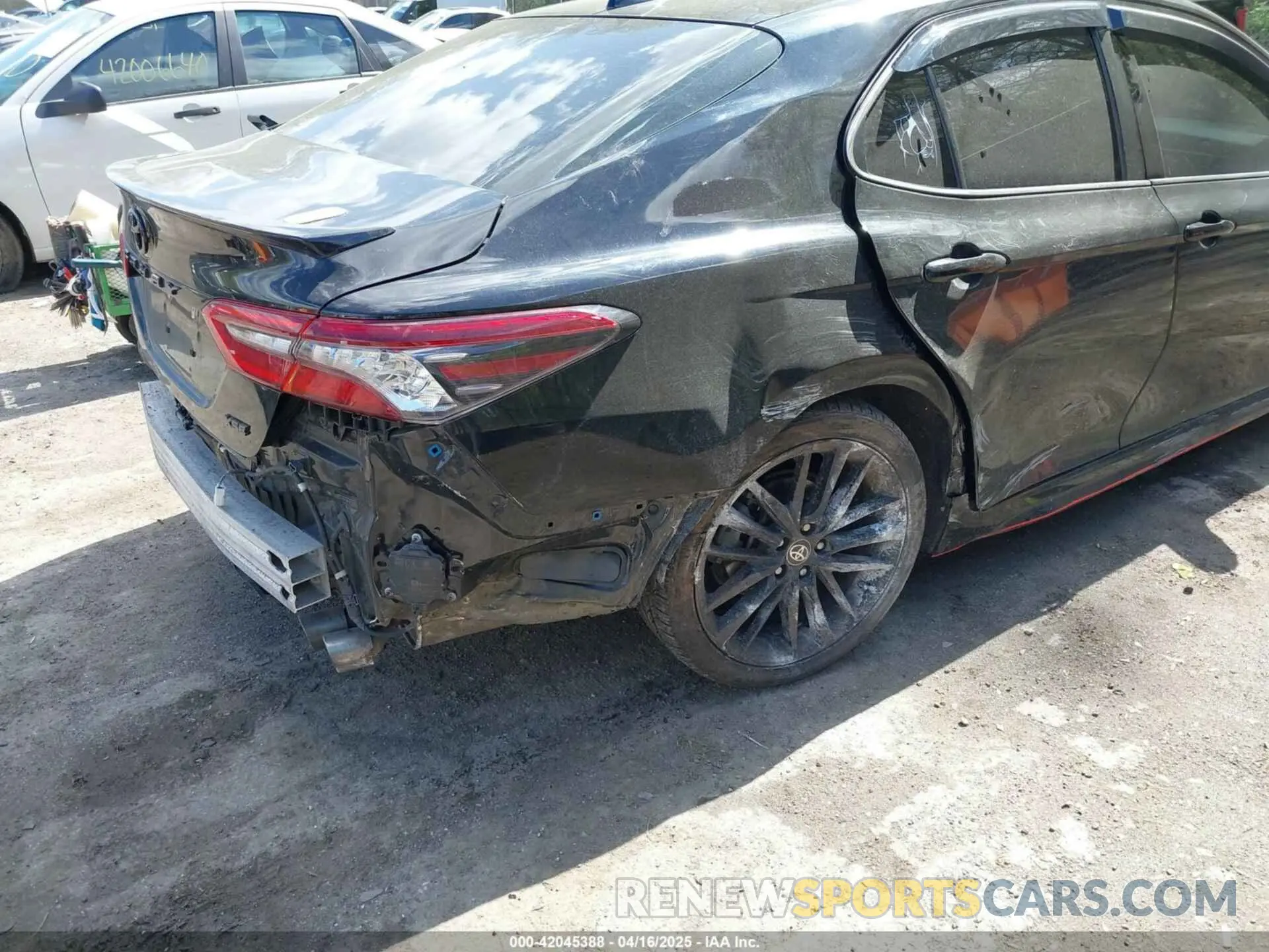 6 Photograph of a damaged car 4T1K61AK1MU460047 TOYOTA CAMRY 2021