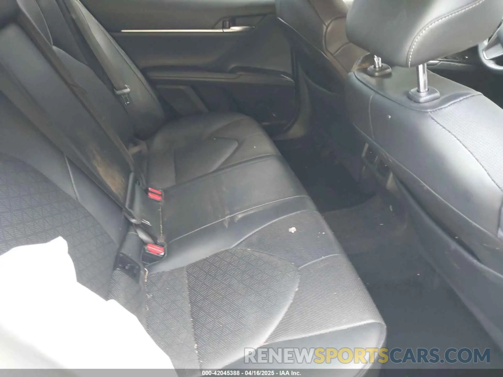 8 Photograph of a damaged car 4T1K61AK1MU460047 TOYOTA CAMRY 2021