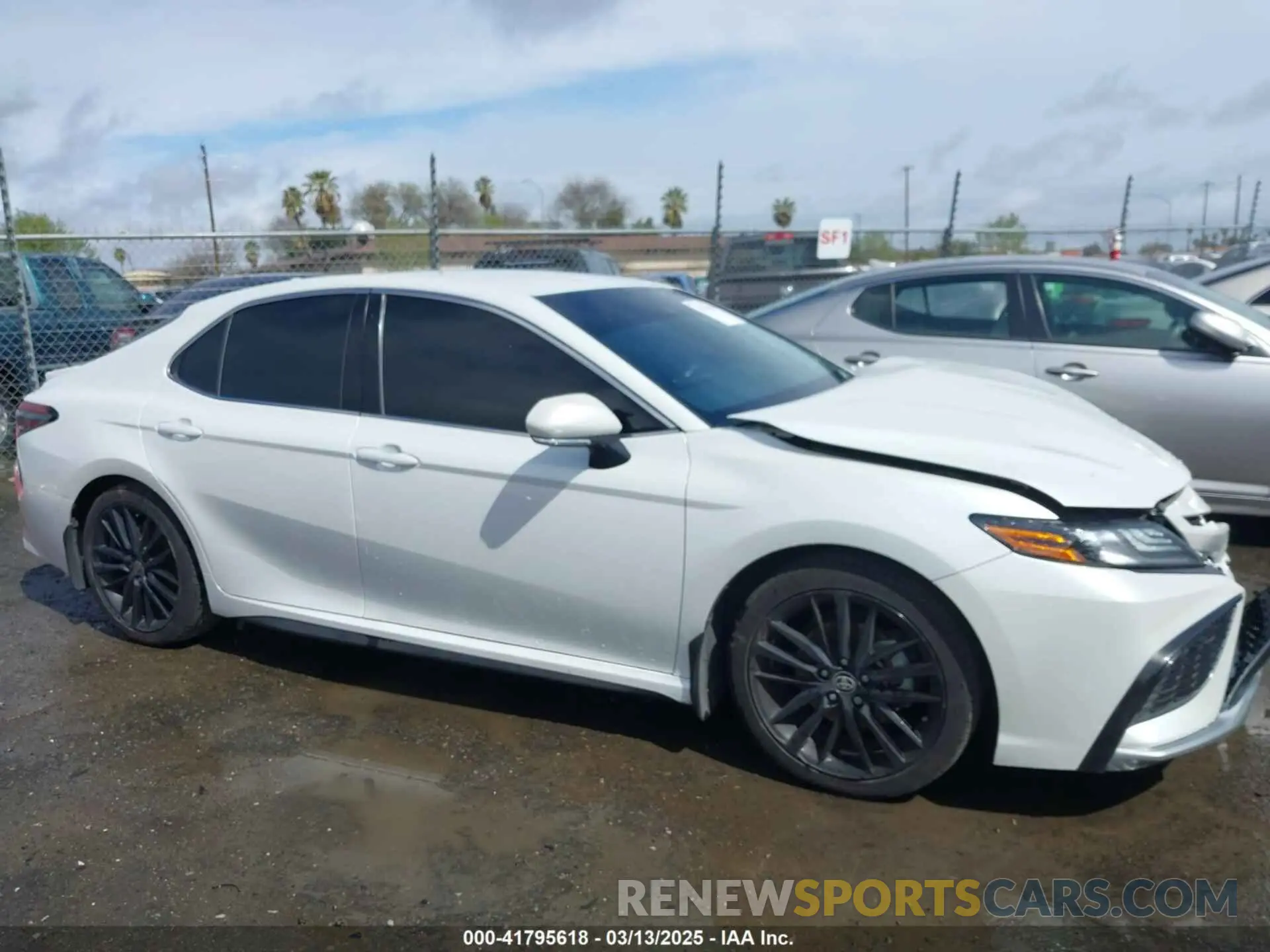 13 Photograph of a damaged car 4T1K61AK1MU495283 TOYOTA CAMRY 2021