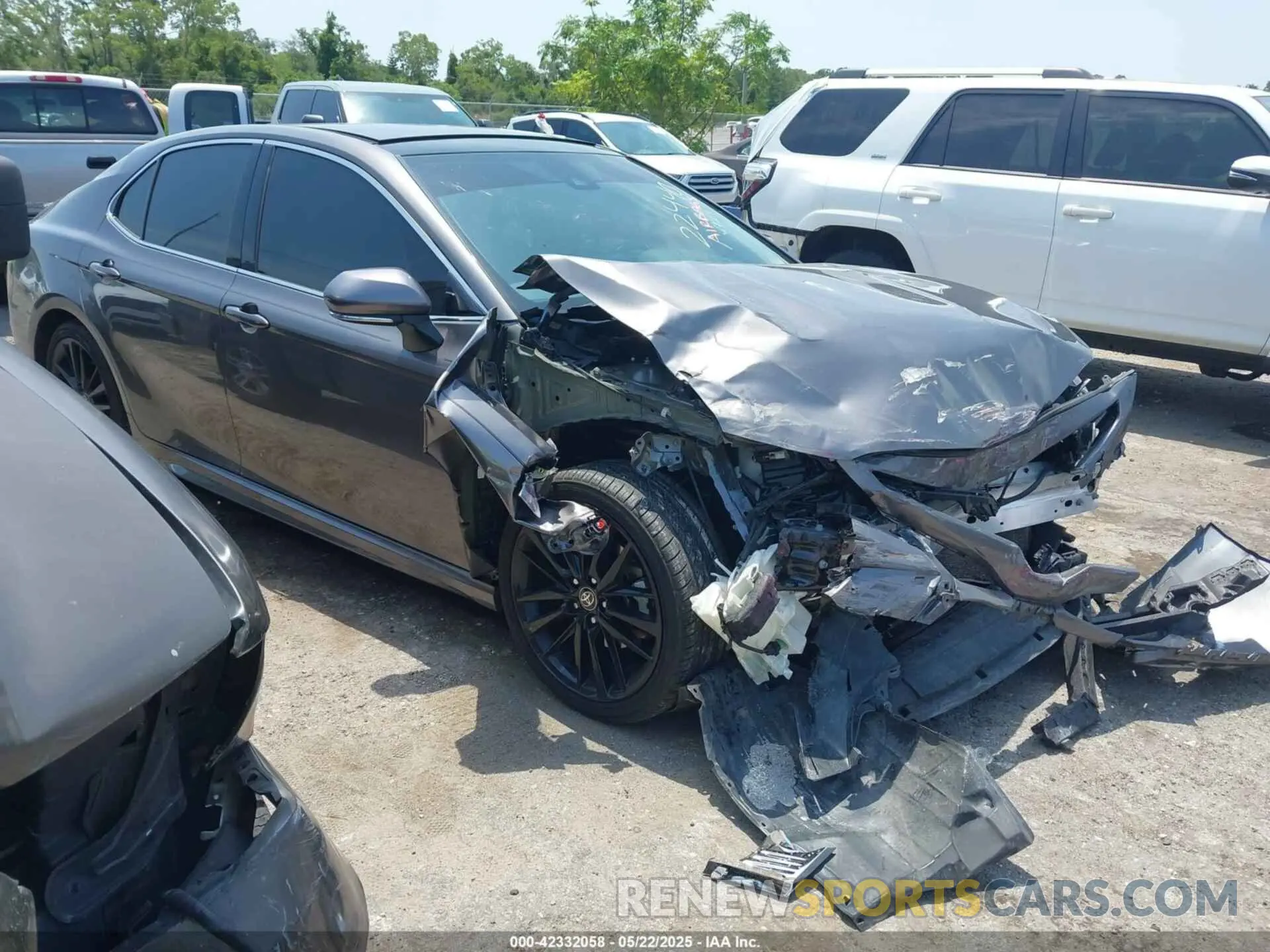 1 Photograph of a damaged car 4T1K61AK1MU560049 TOYOTA CAMRY 2021