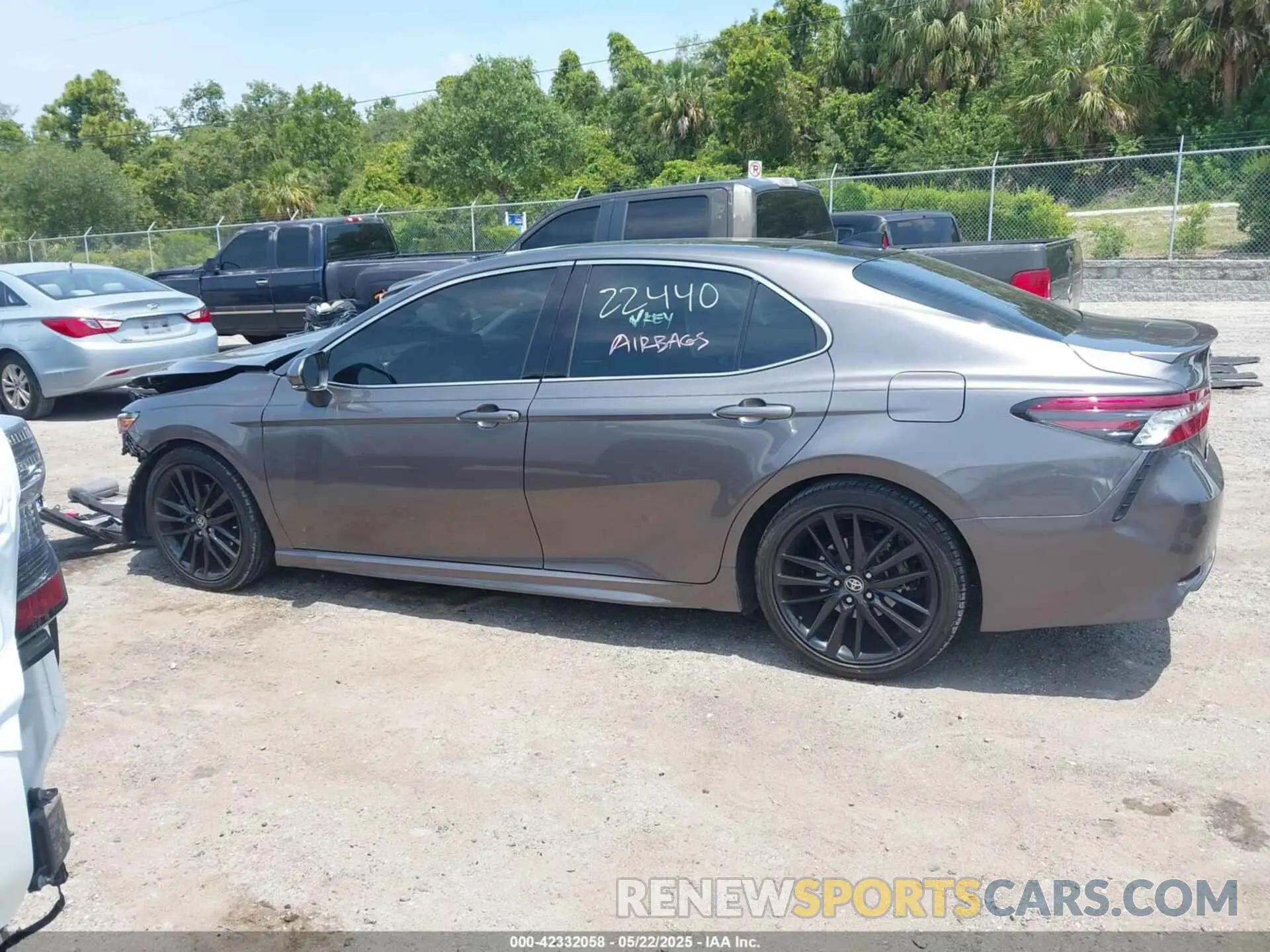 14 Photograph of a damaged car 4T1K61AK1MU560049 TOYOTA CAMRY 2021