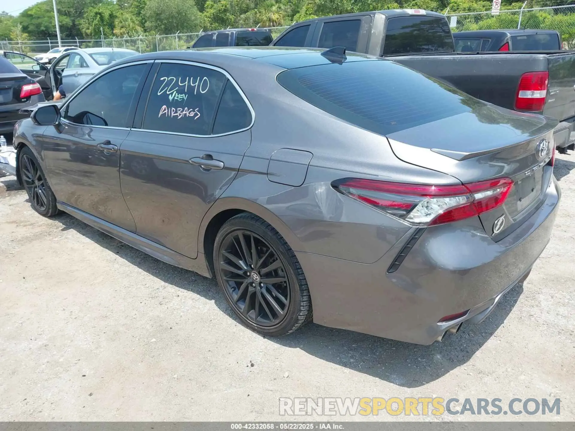 3 Photograph of a damaged car 4T1K61AK1MU560049 TOYOTA CAMRY 2021