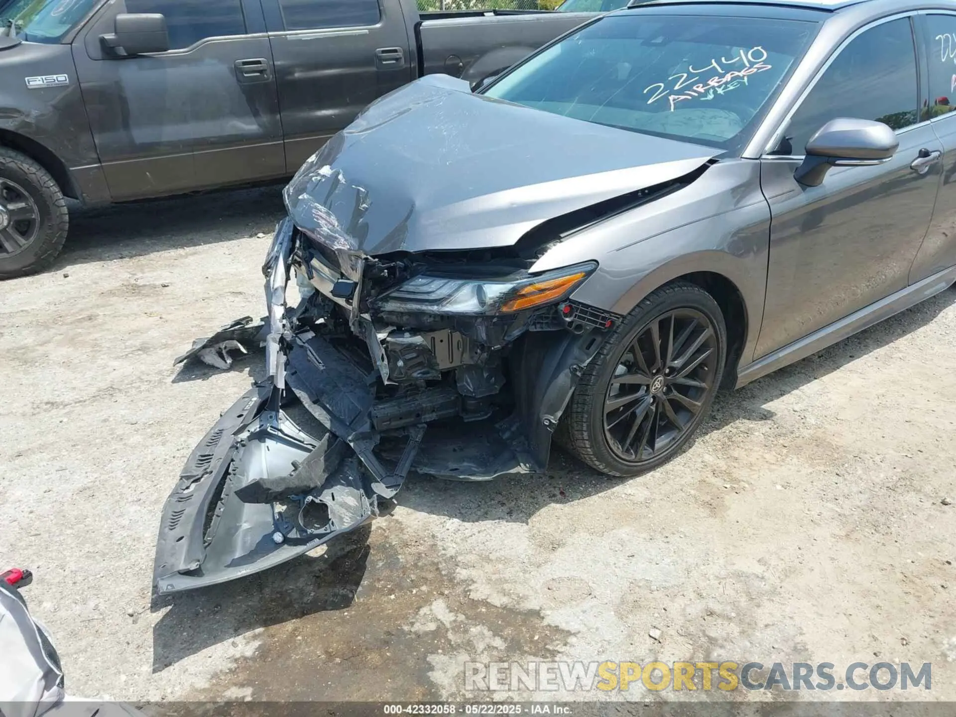 6 Photograph of a damaged car 4T1K61AK1MU560049 TOYOTA CAMRY 2021