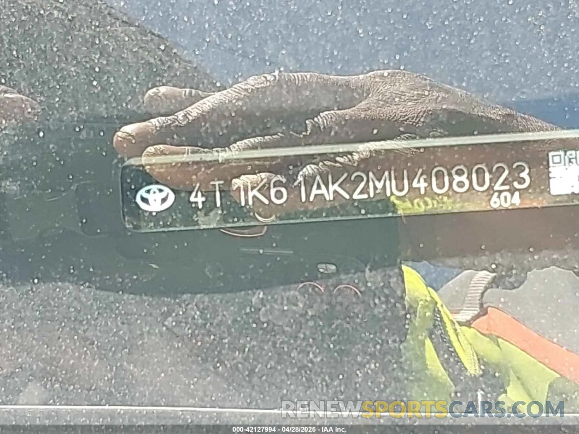17 Photograph of a damaged car 4T1K61AK2MU408023 TOYOTA CAMRY 2021