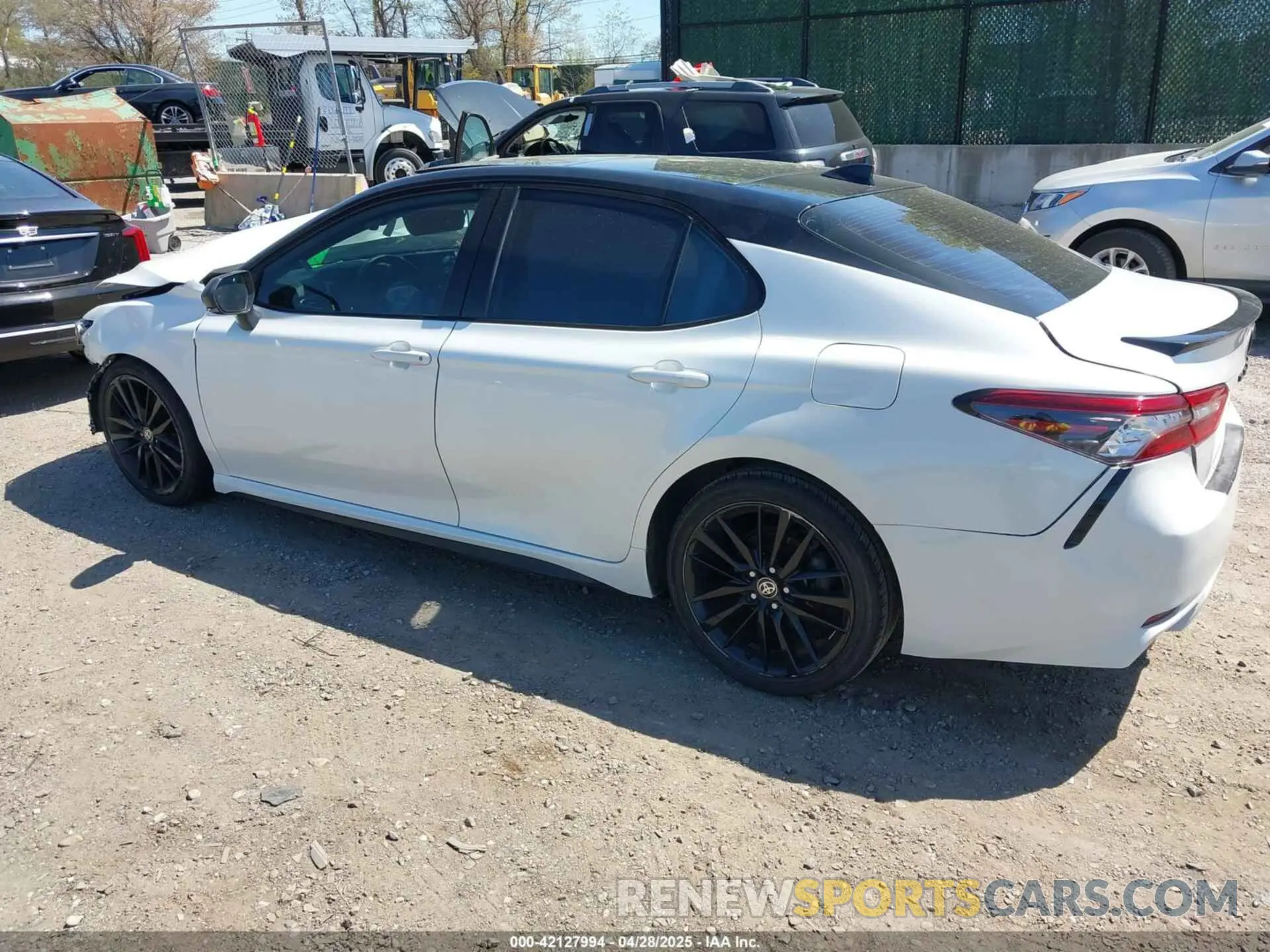 3 Photograph of a damaged car 4T1K61AK2MU408023 TOYOTA CAMRY 2021