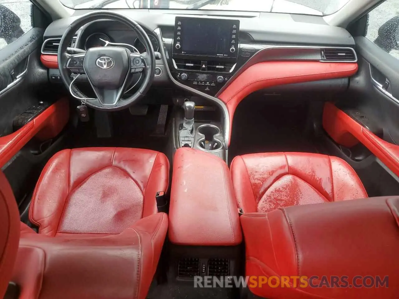 8 Photograph of a damaged car 4T1K61AK2MU412590 TOYOTA CAMRY 2021
