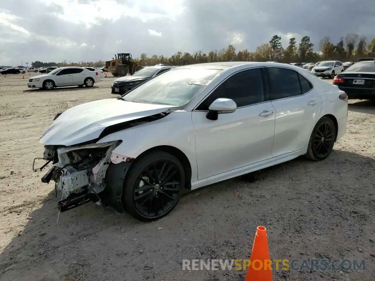 1 Photograph of a damaged car 4T1K61AK2MU414713 TOYOTA CAMRY 2021