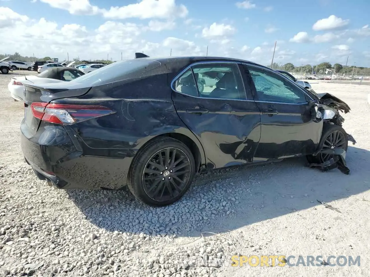 3 Photograph of a damaged car 4T1K61AK2MU443189 TOYOTA CAMRY 2021