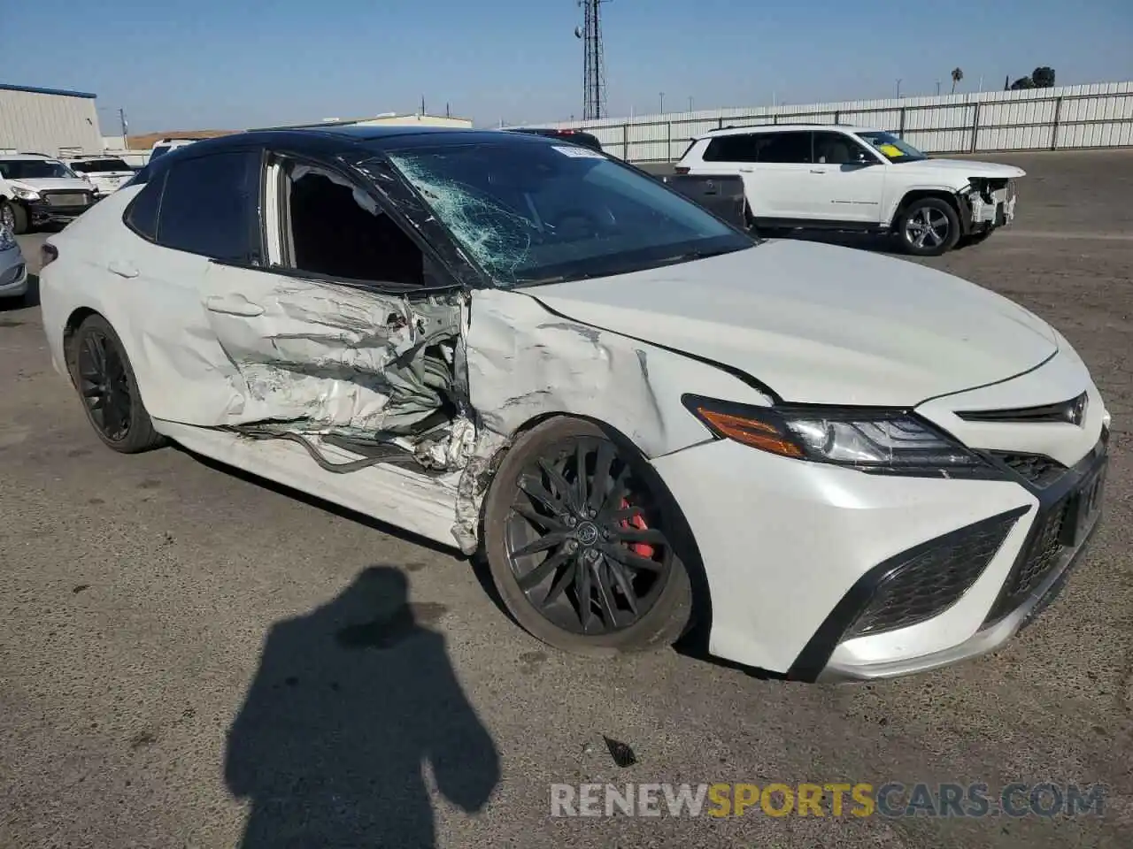 4 Photograph of a damaged car 4T1K61AK2MU471610 TOYOTA CAMRY 2021