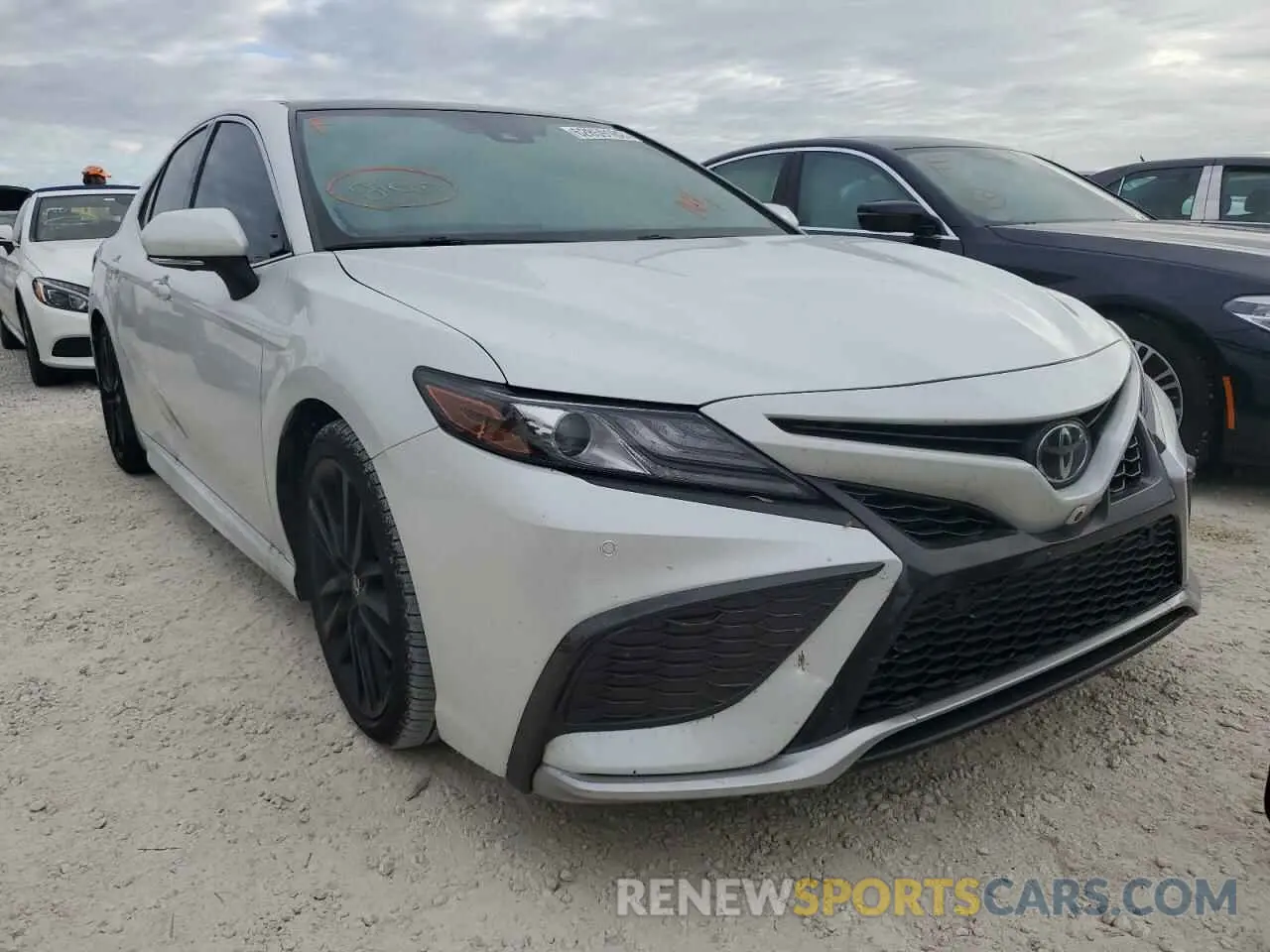 1 Photograph of a damaged car 4T1K61AK2MU513662 TOYOTA CAMRY 2021