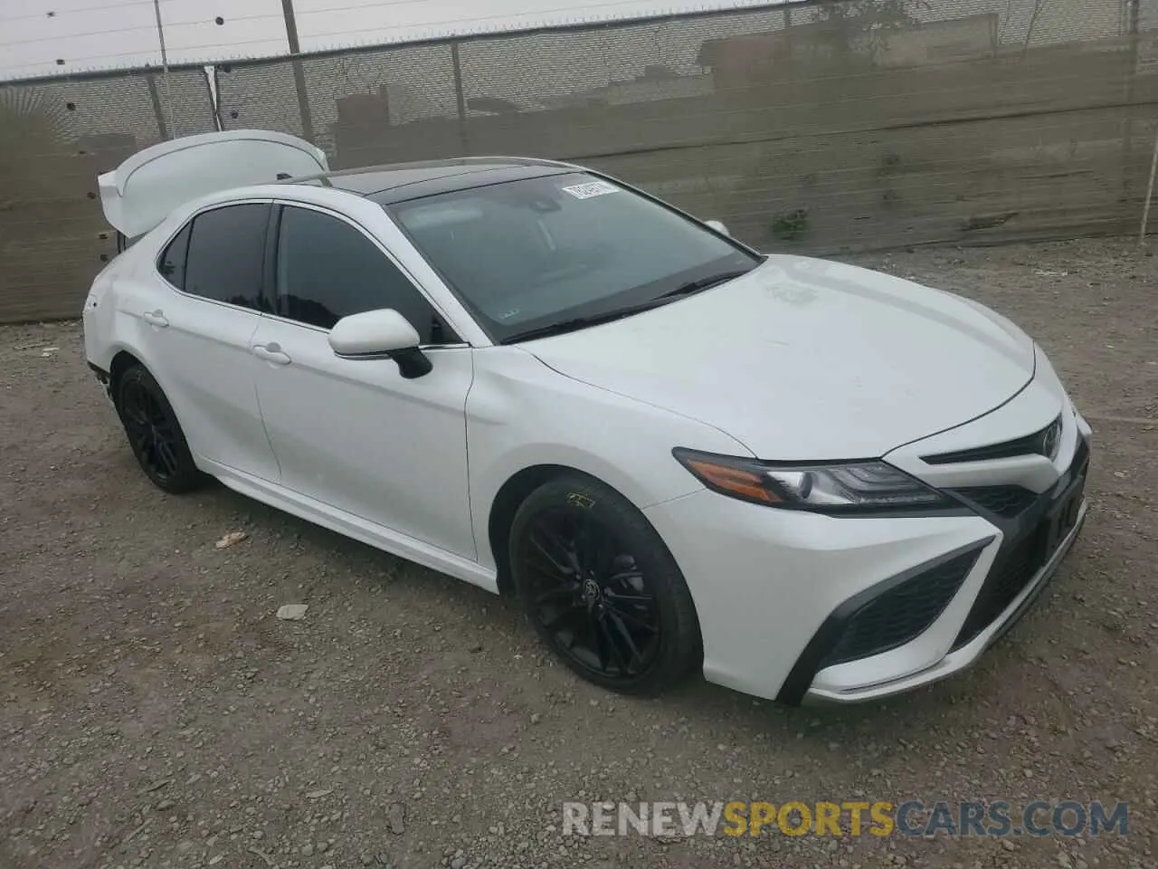 4 Photograph of a damaged car 4T1K61AK2MU585512 TOYOTA CAMRY 2021