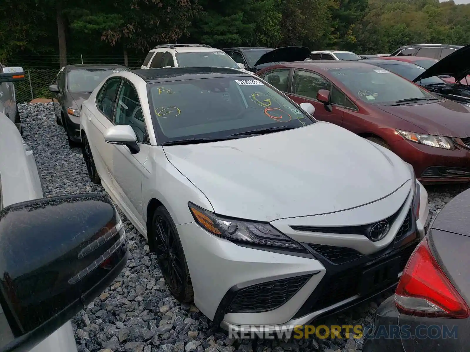 1 Photograph of a damaged car 4T1K61AK2MU601661 TOYOTA CAMRY 2021