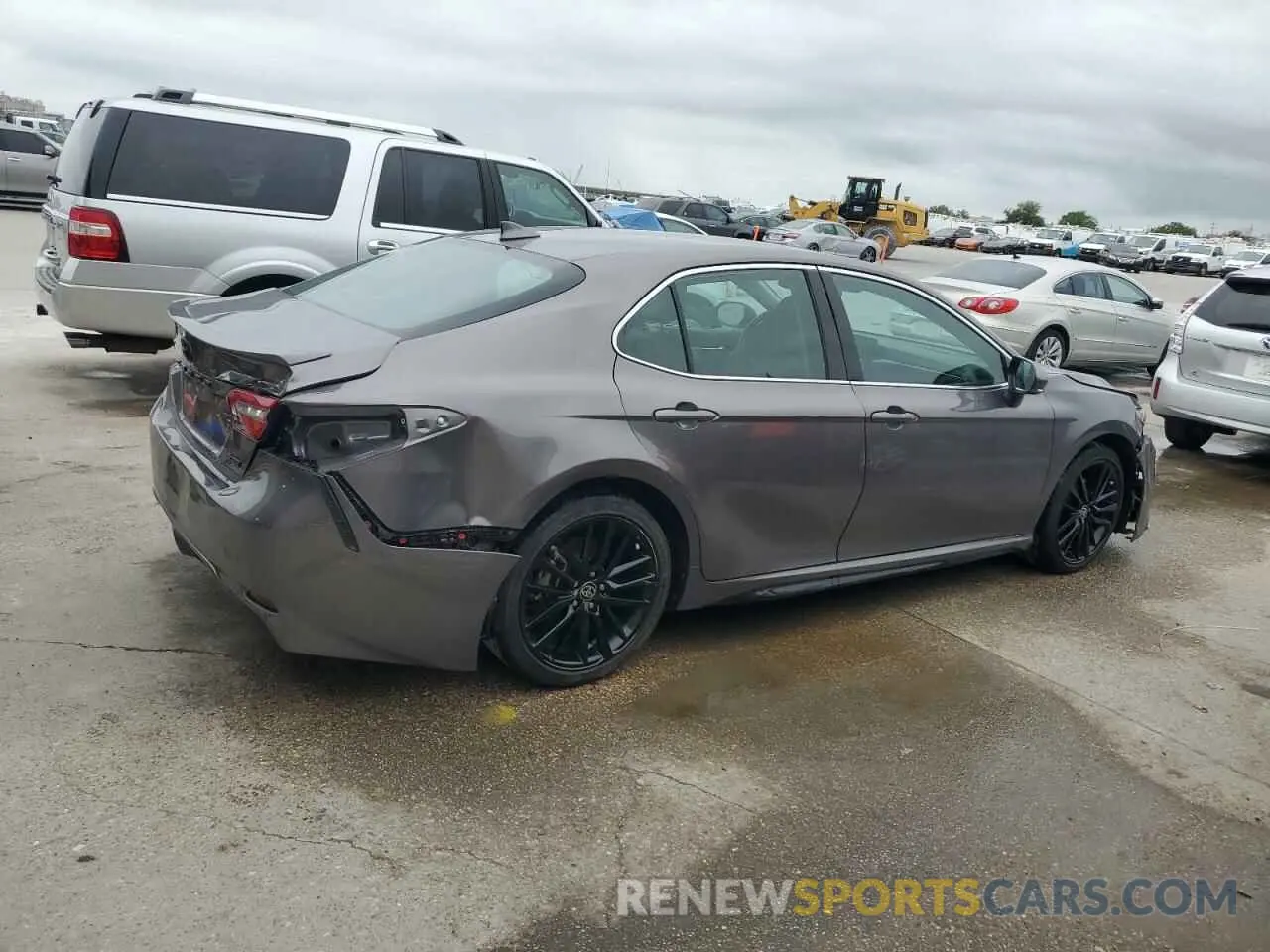 3 Photograph of a damaged car 4T1K61AK2MU612627 TOYOTA CAMRY 2021