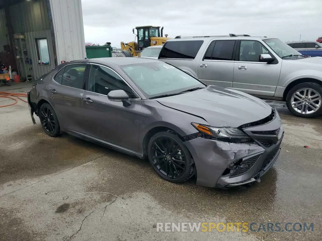 4 Photograph of a damaged car 4T1K61AK2MU612627 TOYOTA CAMRY 2021