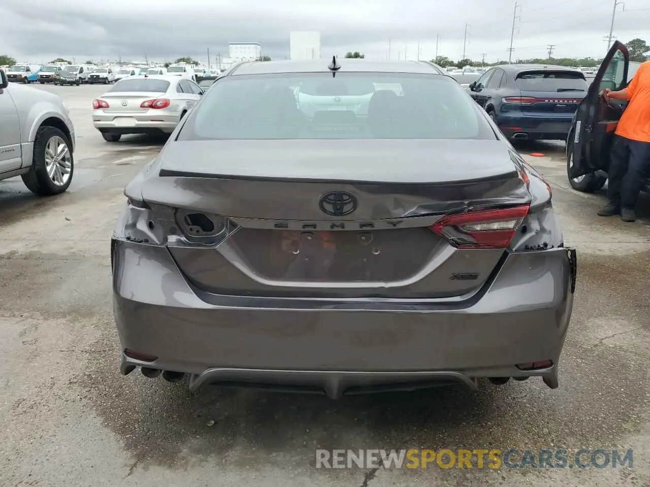 6 Photograph of a damaged car 4T1K61AK2MU612627 TOYOTA CAMRY 2021