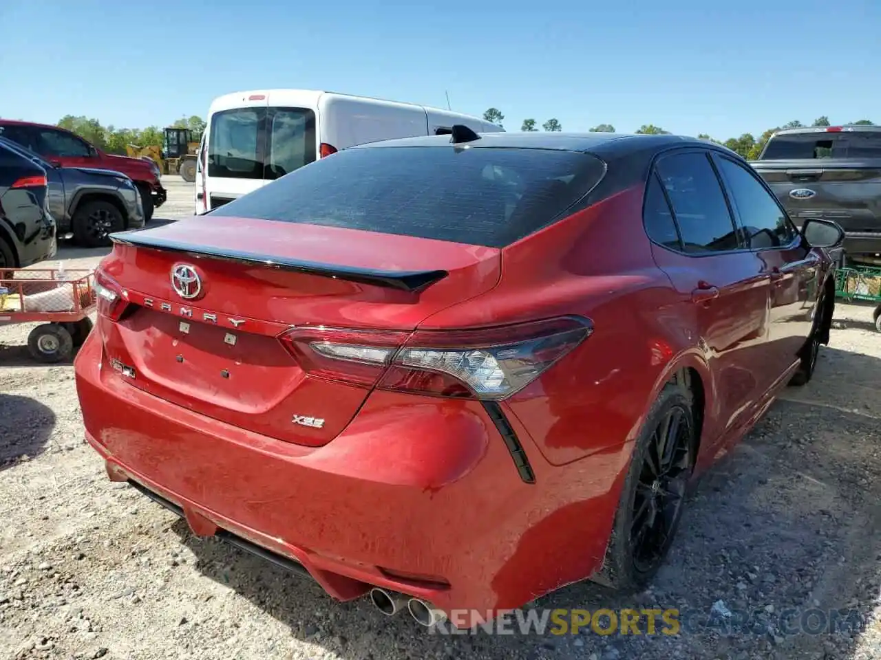 4 Photograph of a damaged car 4T1K61AK3MU404045 TOYOTA CAMRY 2021