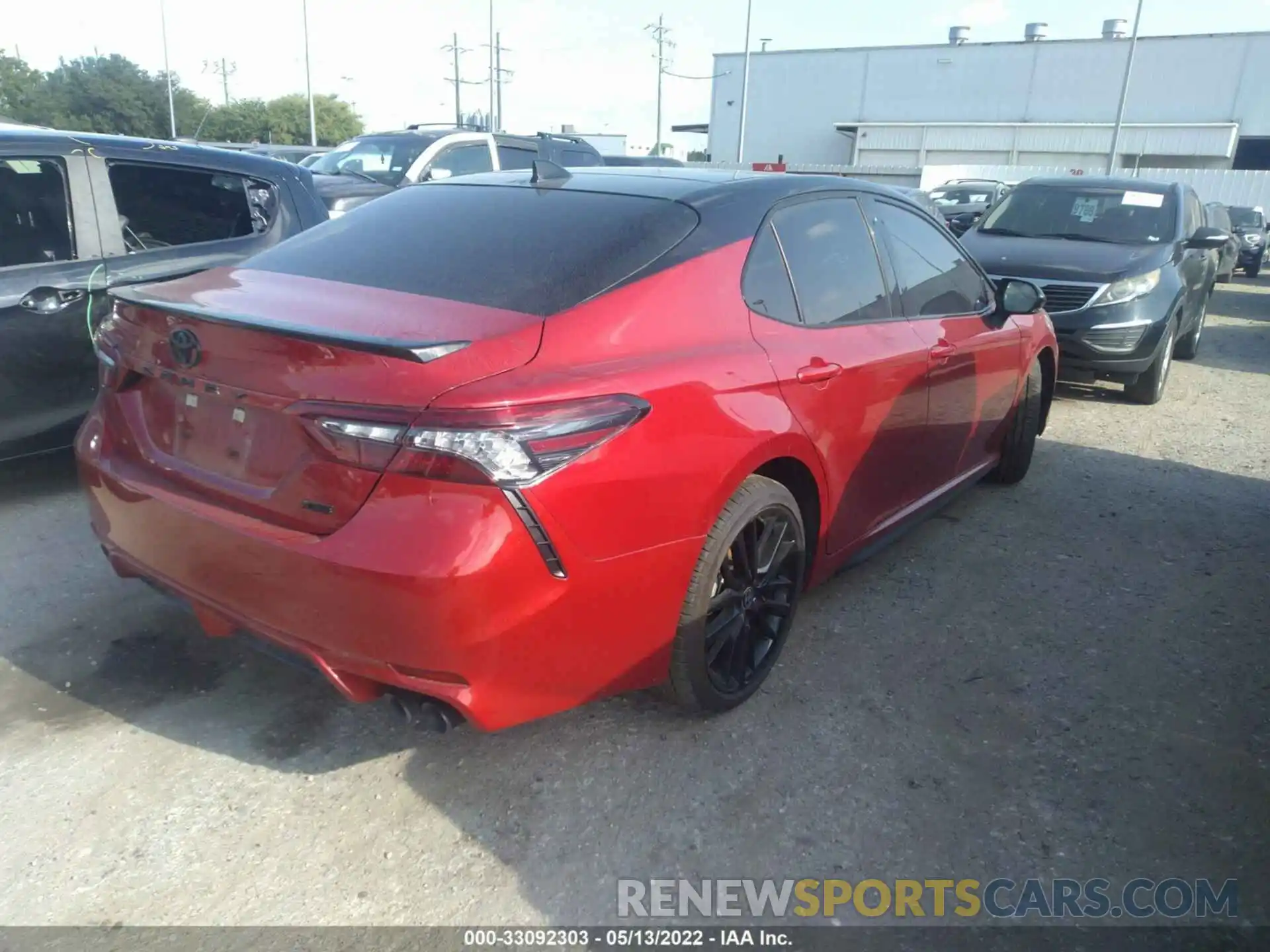 4 Photograph of a damaged car 4T1K61AK3MU404224 TOYOTA CAMRY 2021