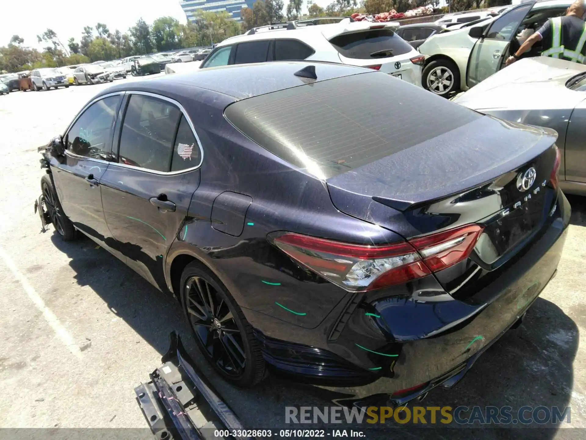 3 Photograph of a damaged car 4T1K61AK3MU442942 TOYOTA CAMRY 2021