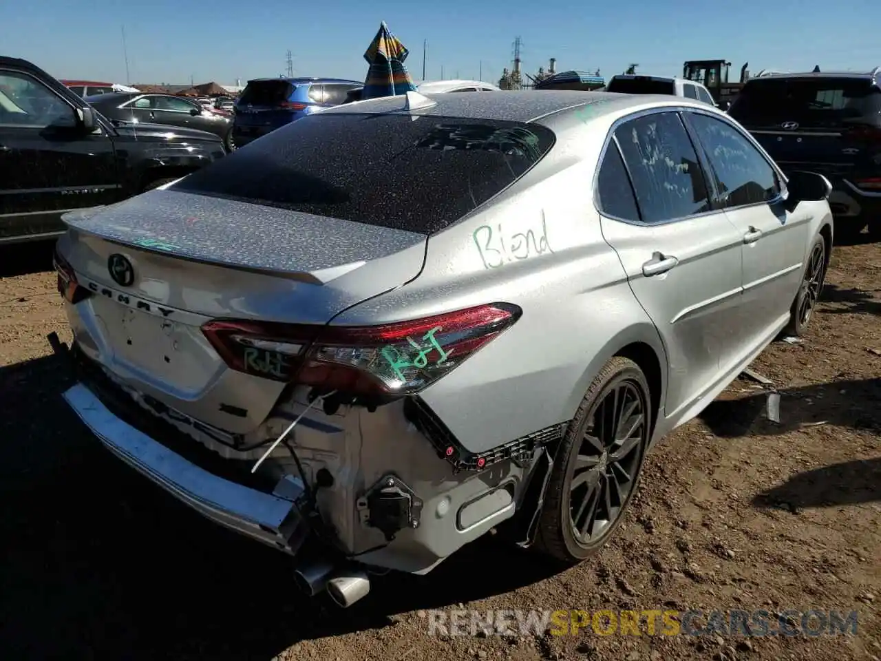 4 Photograph of a damaged car 4T1K61AK3MU451009 TOYOTA CAMRY 2021