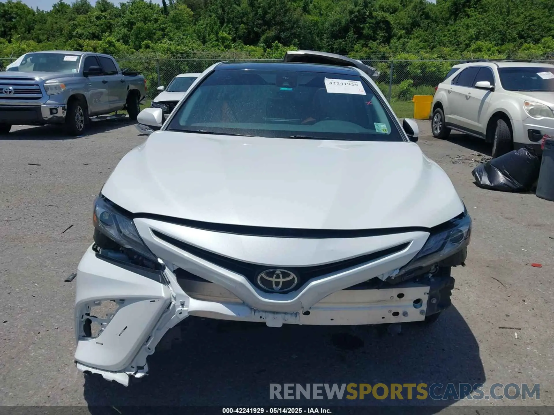 12 Photograph of a damaged car 4T1K61AK3MU473351 TOYOTA CAMRY 2021