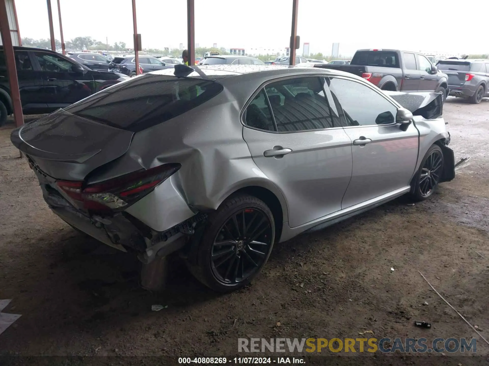 4 Photograph of a damaged car 4T1K61AK3MU526467 TOYOTA CAMRY 2021