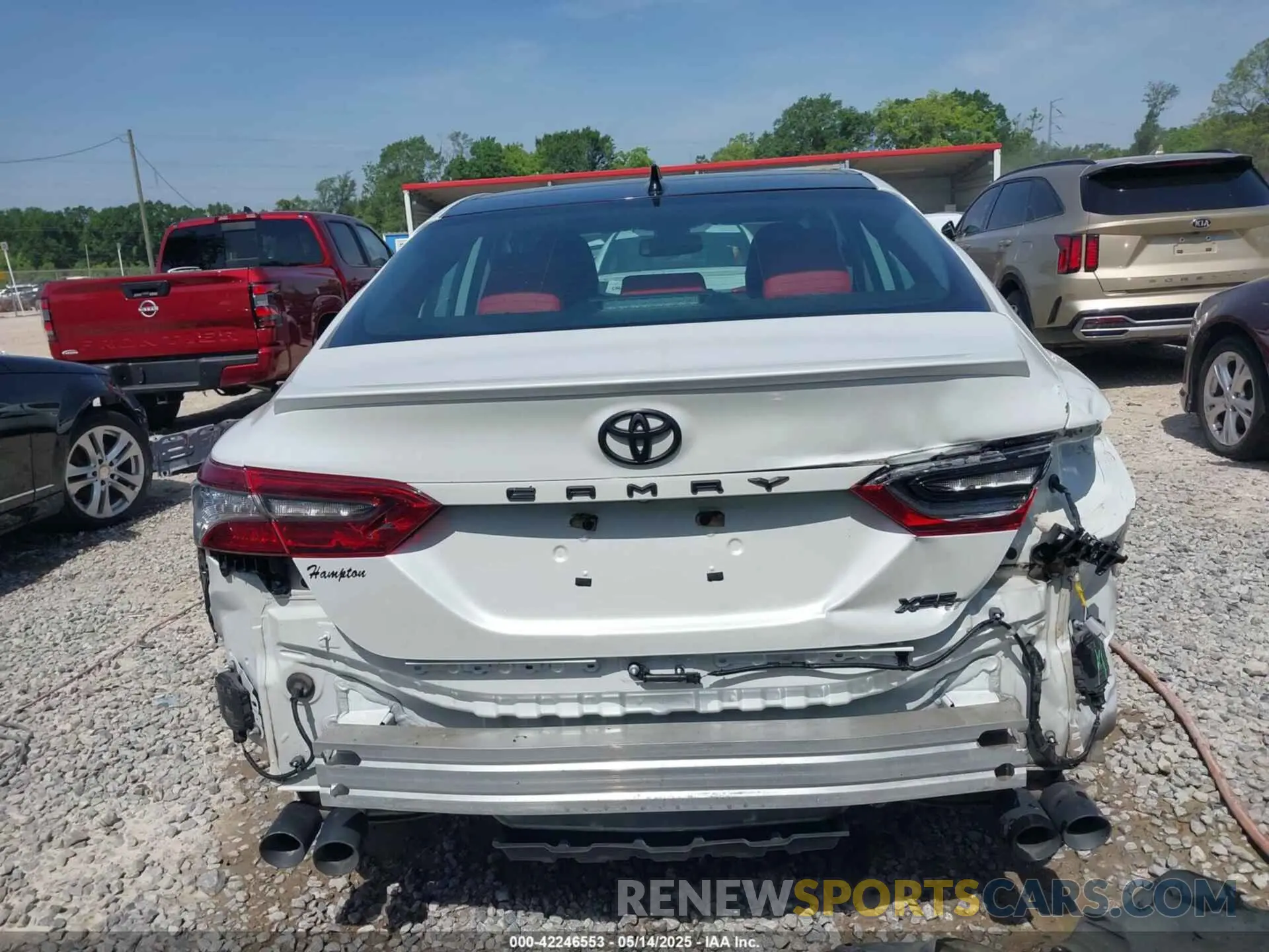 17 Photograph of a damaged car 4T1K61AK3MU542720 TOYOTA CAMRY 2021