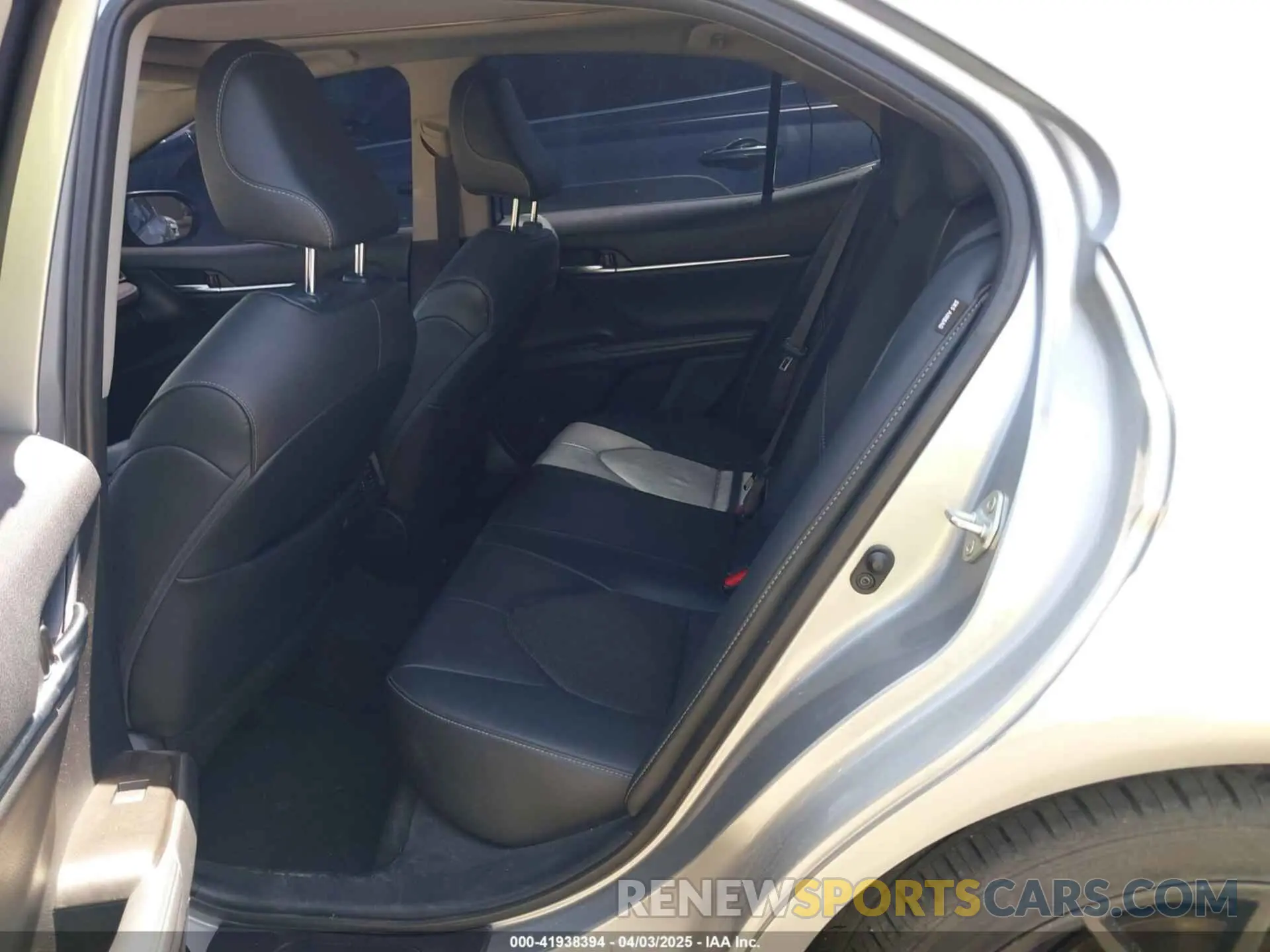 8 Photograph of a damaged car 4T1K61AK3MU577984 TOYOTA CAMRY 2021