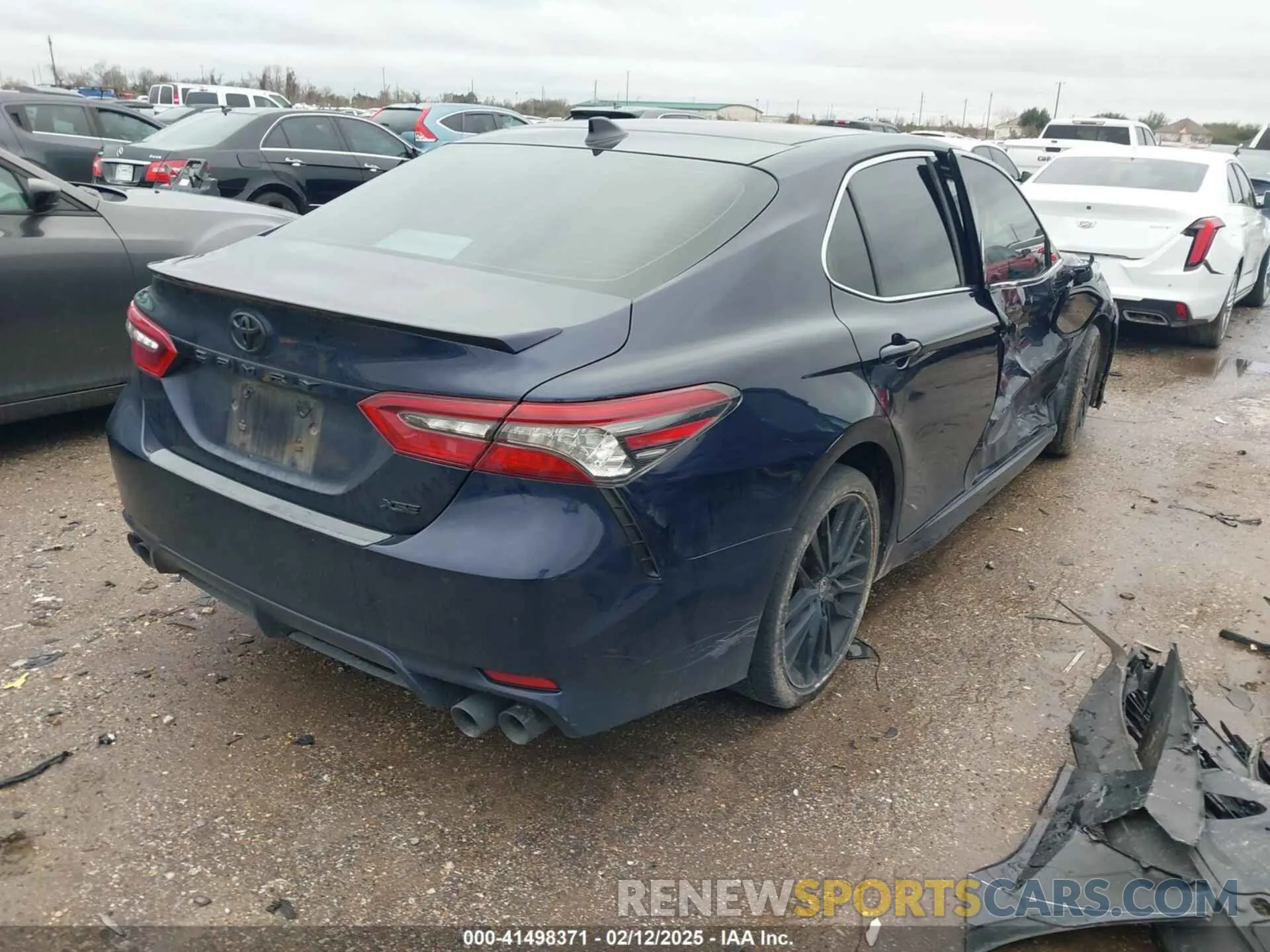 4 Photograph of a damaged car 4T1K61AK3MU604777 TOYOTA CAMRY 2021