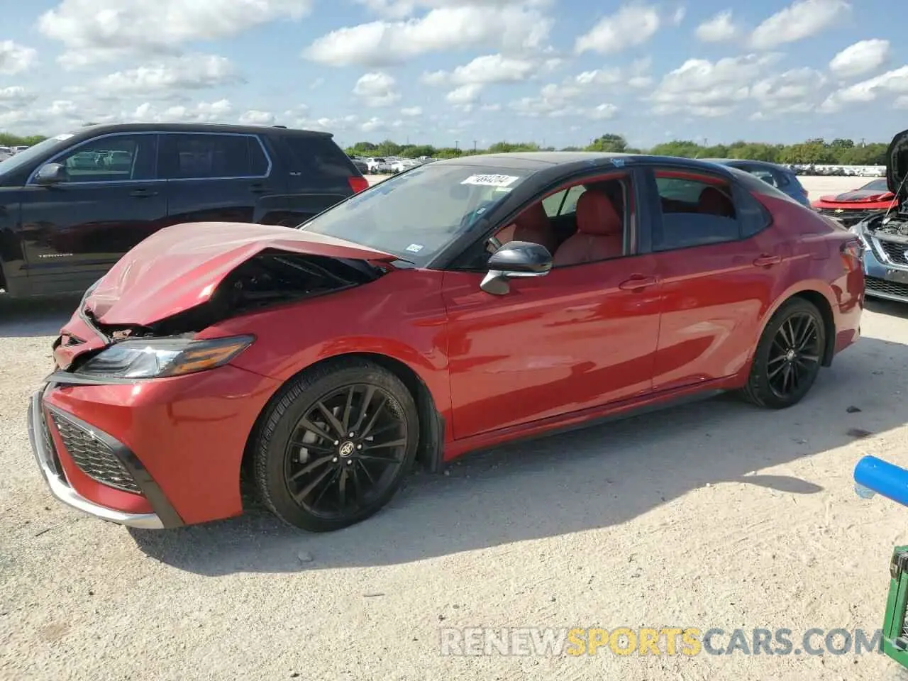 1 Photograph of a damaged car 4T1K61AK4MU405088 TOYOTA CAMRY 2021